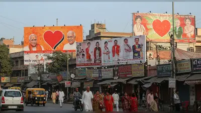 यूपी में पोस्टर वॉर: ‘आई लव योगी’ के बाद अब ‘आई लव अखिलेश’ और ‘आई लव पीडीए’ के होर्डिंग्स से मचा घमासान!