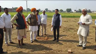 व्यापारी की ज़मीन पर कब्ज़े का बड़ा मामला: ‘खाली प्लॉट हमारा है’ कहकर धमकाया, किसान नेता और प्रधानपति पर केस दर्ज