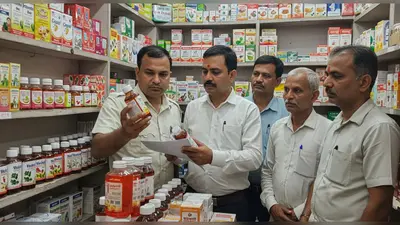 आगरा में मौत बांट रहा खांसी का सिरप! स्वास्थ्य विभाग अलर्ट, दुकानों पर ताबड़तोड़ जांच
