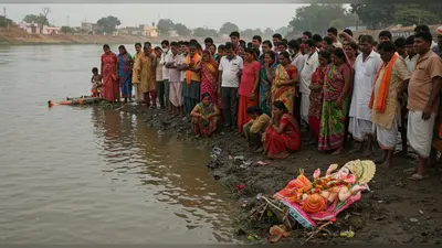 हाथ पकड़े आगे बढ़े और फिर…मूर्ति विसर्जन के दौरान नदी में डूबे 11 युवक, 2 के शव बरामद; यूपी के गांव में मातम