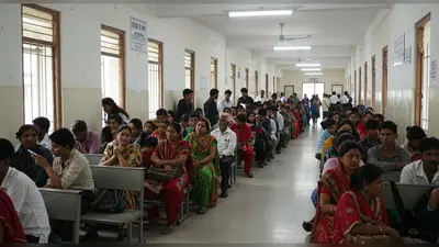 डेढ़ लाख की कैंसर सिकाई अब निशुल्क! यूपी के एसएन मेडिकल कॉलेज में लंबी वेटिंग, मरीजों को मिली राहत