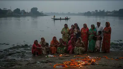 यूपी: नवरात्र की खुशियां मातम में बदलीं, 13 युवाओं सहित दो भाई डूबे, अब तक मिलीं तीन लाशें