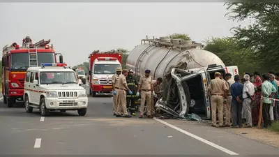 रामपुर में गैस टैंकर पलटा: अफजलगढ़-काशीपुर मार्ग पर दर्दनाक हादसा, केबिन में फंसे मिले चालक-हेल्पर के शव