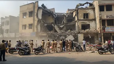 फर्रुखाबाद में कोचिंग सेंटर में भीषण विस्फोट: 2 की मौत, छत उड़ी, 5 छात्र गंभीर घायल, अवैध गतिविधियों का संदेह