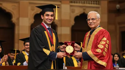 काशी विद्यापीठ में अनिकेत को मिलेगा अतुल माहेश्वरी स्वर्ण पदक, मेहनत का मिला शानदार फल