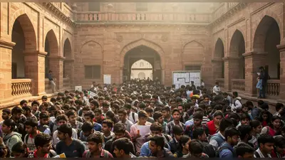 आगरा कॉलेज में प्रवेश की जंग: 660 सीटों के लिए 3321 छात्रों में मची मारामारी!