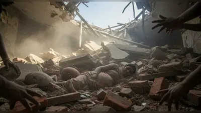 अलीगढ़: छत गिरने से मलबे में दबी गर्भवती महिला, गंभीर हालत में अलीगढ़ रेफर