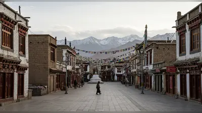 लेह में हिंसा के 16 दिन बाद भी हालात कठिन:आधी रात से इंटरनेट बहाल; टूरिस्ट गायब, फिर भी दावा- सब नॉर्मल है