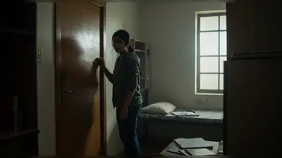 वाराणसी हॉस्टल में छात्रा की रहस्यमयी मौत: बाथरूम का दरवाजा नहीं खुला तो सामने आई दिल दहला देने वाली सच्चाई