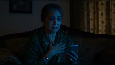 40 साल तक मां का झूठ सच मानती रही बेटी, एक Facebook मैसेज ने खोल दिए गहरे राज!