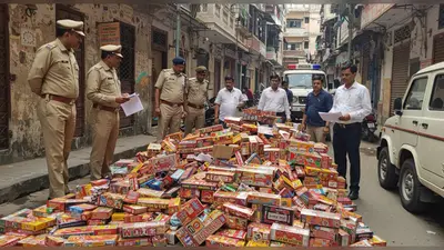 बरेली: पुलिस-प्रशासन की बड़ी कार्रवाई, घनी आबादी में छिपाए 1000 किलो अवैध पटाखे बरामद, टला बड़ा हादसा