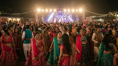 हाथरस में अमर उजाला डांडिया नाइट का धमाल: ’52 गज का दामन’ पर झूमे लोग, रेणुका पंवार के गीतों ने मचाया धूम!