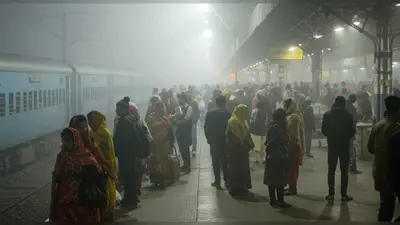 कोहरे का कहर! 1 दिसंबर से फरवरी तक 5 ट्रेनें रद्द, 8 के फेरे घटेंगे, लाखों यात्री होंगे प्रभावित