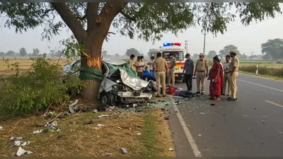 हाथरस में भीषण हादसा: तेज रफ्तार कार पेड़ से टकराई, एक की मौत, चार गंभीर घायल, मेडिकल रेफर