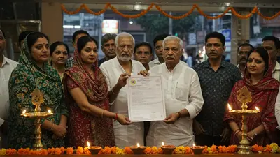 लखनऊ: सिंधी समाज इस बार सादगी से मनाएगा दीपावली, राजनाथ सिंह से की नाका हिंडोला चौराहे का नाम बदलने की मांग