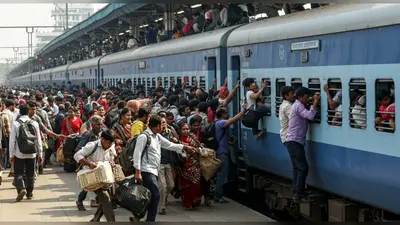 कानपुर सेंट्रल पर बेपटरी हुई व्यवस्था: दिल्ली-बिहार ट्रेनों में यात्रियों की सांसत, खचाखच भीड़ से मचा हाहाकार