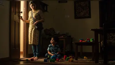 “बेटे की परवाह नहीं!”, बच्चे को घर छोड़ दारू पार्टी करना चाहती है महिला? वायरल वीडियो से मचा बवाल!