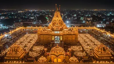 शाहजहांपुर में दिवाली 2025: दीपों से जगमगाया हनुमत धाम, पूरे शहर में बिखेरी अनोखी छटा