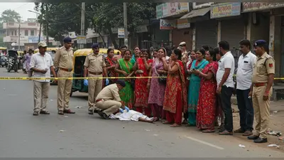 लखनऊ: सड़क किनारे मिला युवक का शव, हत्या का आरोप लगाकर परिजनों का हंगामा; पुलिस जांच में जुटी