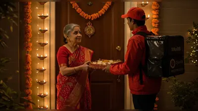 डिलीवरी ऐप से मंगाई मिठाई, लेकिन डिलीवरी बॉय को ही वापस देकर जीत लिया दिल! दिवाली पर वायरल हुई ये अनोखी पहल