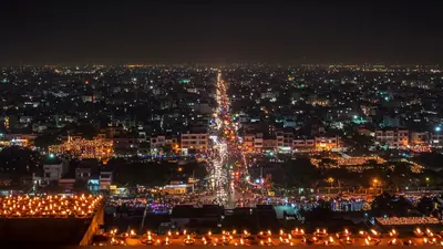 दिवाली पर यूपी में बिजली की रिकॉर्ड तोड़ खपत: 1490 लाख यूनिट के साथ बनाया नया कीर्तिमान