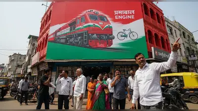 यूपी की सियासत में ‘प्रबल इंजन’ की एंट्री: सपा के वायरल पोस्टर ने छेड़ी नई बहस