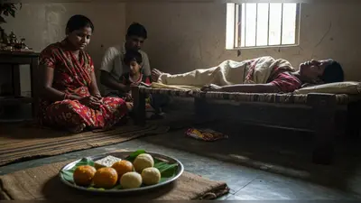 हाथरस: मंदिर का प्रसाद खाकर महिला की मौत, कई बच्चे-पुरुष अस्पताल में भर्ती