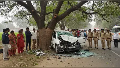 यूपी का दिल दहला देने वाला हादसा: मौत बनकर दौड़ी कार, 5 ने गंवाई जान; अगर पेड़ न होता तो मंजर और भयावह होता