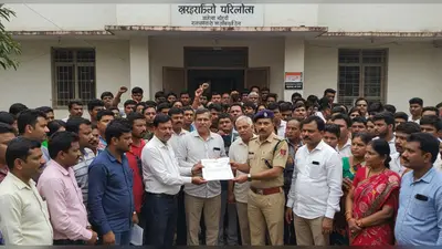 69000 शिक्षक भर्ती: नाराज अभ्यर्थियों ने घेरा बसपा कार्यालय, मांगों का ज्ञापन सौंपा