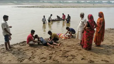 जालौन: बेतवा नदी में दर्दनाक हादसा, नहाते समय डूबे चार युवक, एक की मौत, तीन बचाए गए