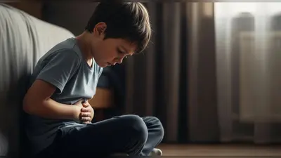 बच्चों के पेट दर्द की नई वजह: तनाव, डर और चिंता! विशेषज्ञ बोले – अनदेखी पड़ सकती है भारी