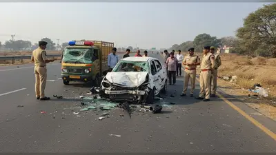 बरेली हाईवे पर भीषण हादसा: डीसीएम से टकराई कार, बैंक उप प्रबंधक और उनकी मां की दर्दनाक मौत