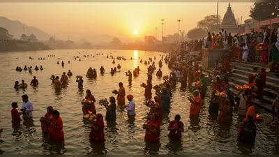 उत्तराखंड में छठ महापर्व का अनुपम दृश्य: हरिद्वार-देहरादून समेत 10 शहरों में उमड़ी आस्था की भीड़, ठंड के बावजूद नदियों में खड़े होकर दिया संध्या अर्घ्य