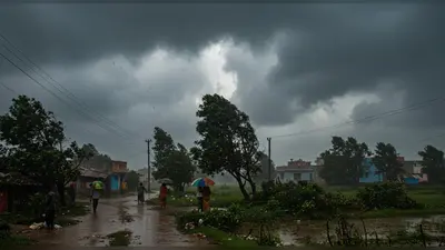 यूपी पर मोंथा का साया: कल 17 जिलों में मूसलाधार बारिश, 31 में तेज हवाएं चलेंगी
