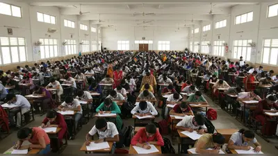 यूपी बोर्ड परीक्षा: 52 लाख से अधिक छात्र देंगे इम्तिहान, हाईस्कूल में बढ़े 18 हजार तो इंटर में घटे 2 लाख परीक्षार्थी