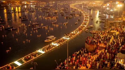 देव दीपावली 2025: वाराणसी में गंगा में 5 किमी बैरिकेडिंग, श्रद्धालुओं की सुरक्षा के लिए हर किमी पर कटाव