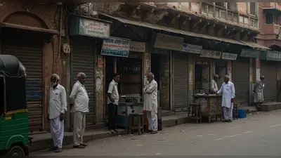 आगरा के व्यापारियों का छलका दर्द: पाबंदियों से कारोबार चौपट, कब मिलेगी राहत?