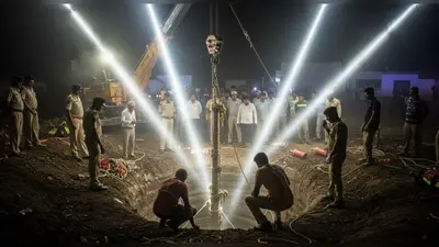 उत्तर प्रदेश: 50 फीट गहरे कुएं में समा गया मासूम रिहांश, 10 घंटे के रेस्क्यू के बाद भी नहीं मिला सुराग