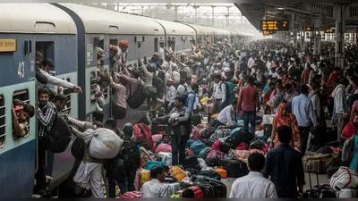 कानपुर सेंट्रल पर छठ के बाद भी यात्रियों का सैलाब: कोचों में जगह पाने के लिए संघर्ष जारी