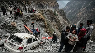 उत्तराखंड में भीषण सड़क हादसा: खाई में गिरी कार, दो की मौत, एक गंभीर घायल; ग्रामीणों ने जान बचाई, प्रशासन अलर्ट