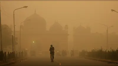 लखनऊ की हवा हुई जानलेवा: दिवाली बाद AQI 400 के पार, ‘सांसों’ पर गहराया संकट