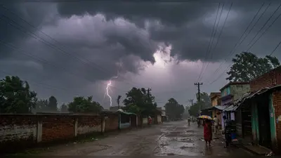 यूपी पर चक्रवात मोंथा का कहर: कई जिलों में जमकर बारिश, आज इन इलाकों में होगी मूसलाधार बरसात; रहें सावधान!