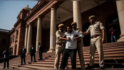 सैंथली हत्याकांड: अलीगढ़ कोर्ट के बाहर से दबोचा गया एक आरोपी, दूसरे ने किया आत्मसमर्पण